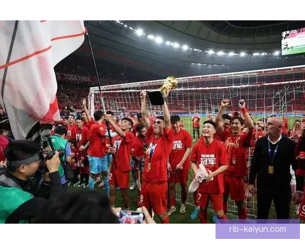 解放者杯精彩回归，全球直播信息备受球迷关注，赛事展现热情。