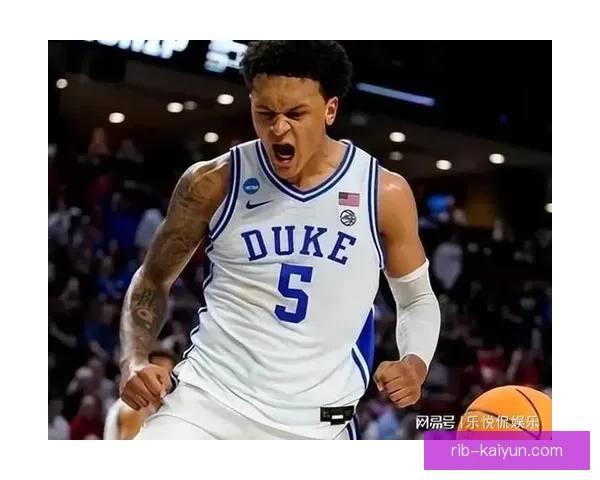 博阿基克定位球技巧惊艳全场，助球队赢得关键胜利