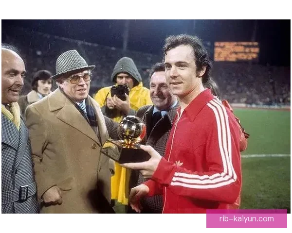 贝肯鲍尔自由人角色分析：战术灵活性提升球队竞争力