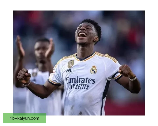 楚阿梅尼在本赛季表现稳健,持续获得球队信任与时间。 楚阿梅尼在本赛季表现稳健,持续获得球队信任与时间。